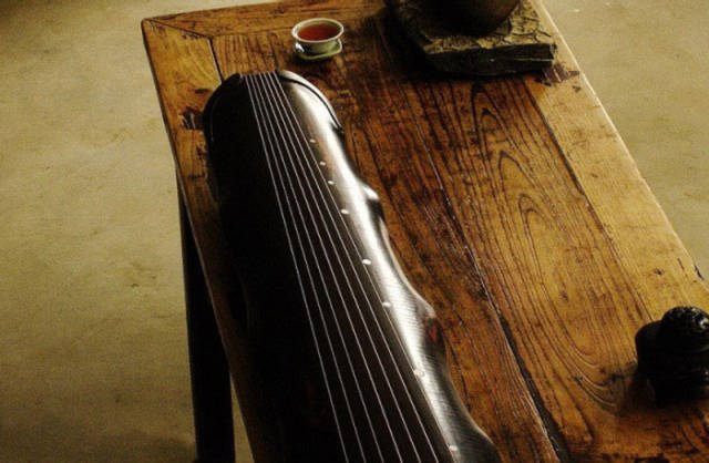 青海省古琴蕴含的传统文化，一把古琴制备出来要两年的时间
